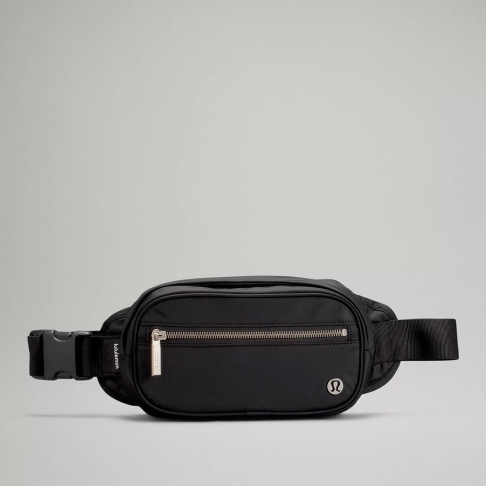 💕Lululemon NWT wanderlust belt bag